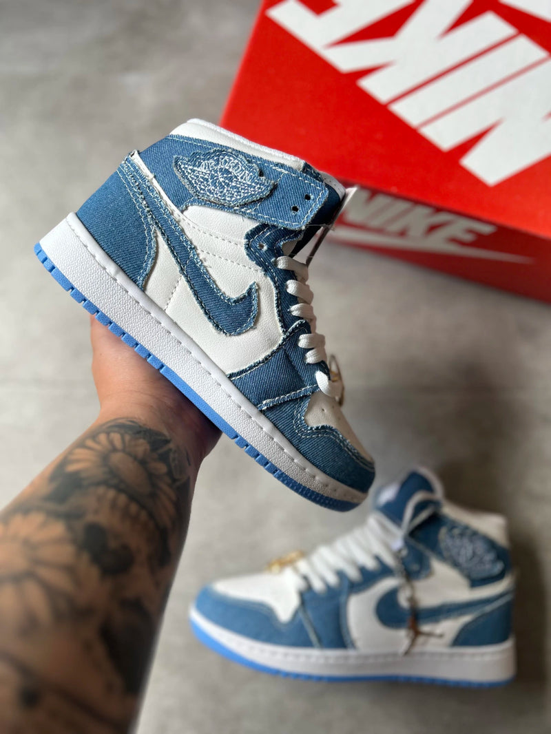 NIKE AIR JORDAN 1